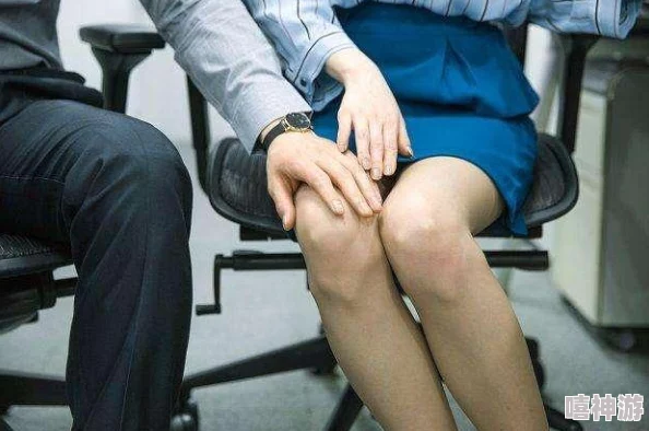 女人扒开腿让男人捅叔·叔传递温暖与关爱让我们共同创造美好未来