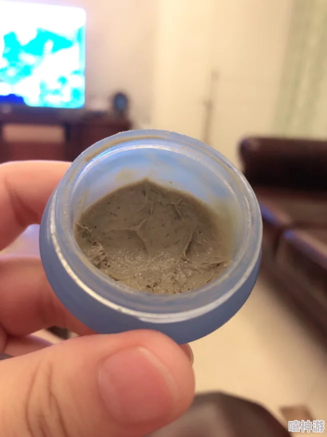 花蒂抹药h听说隔壁剧组的小花也用同款药膏效果惊人