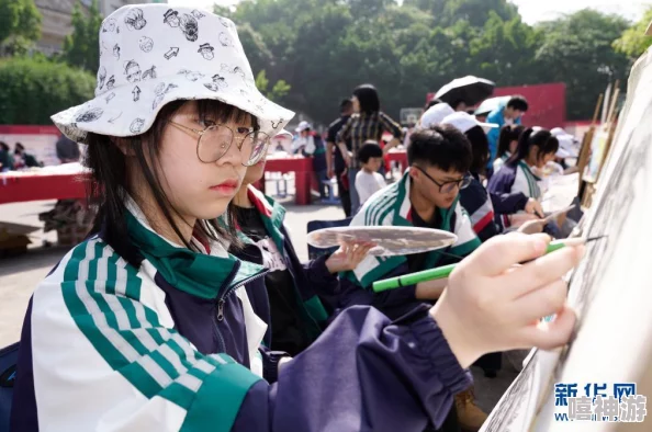 蓝色先森独立音乐人擅长多种乐器曾获校园歌手大赛一等奖