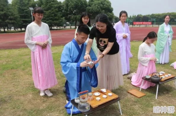 性调教学院高h学校据说校规森严但私下学生社团活动丰富多彩